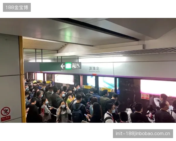 多尼斯或被迫采取豪赌策略，最大化首发11人消耗，换人窗口以对位防守为主。
